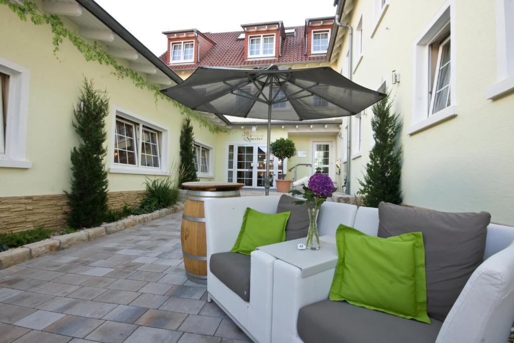 Hotel Speeter Weisenheim am Berg Exterior foto